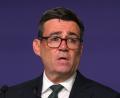 Bild: Carl Court/Getty Images Pool/AP/dpa
Steht wegen seiner Aussagen zu den City-Bossen in der Kritik: Premierminister Burnham. (Archivbild)