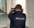 Bild:  Dominik Hopperdietzel
Beim Schießtraining der Polizei Sulzbach-Rosenberg geht es für die Polizeischüler vor allem um eins: Respekt vor der Waffe.