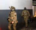 Bild: Alex Talash/dpa
SEK-Beamte waren am Donnerstagabend in Hagen im Einsatz.