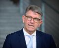 Bild: Bernd von Jutrczenka/dpa
Ein gutes halbes Jahr nach dem Streit über die Vergabe des Buchhandlungspreises ließ Kulturstaatsminister Wolfram Weimer (parteilos) eine Chronologie des Verfahrens veröffentlichen. (Archivbild)