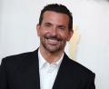 Bild: Jordan Strauss/Invision via AP/dpa
Bradley Cooper dreht derzeit noch mit „Barbie“-Star Margot Robbie. (Archivbild)