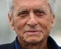 Bild: Christophe Simon/3p-afp/dpa
Manch atemberaubender Frau ist US-Schauspieler Michael Douglas schon nahe gekommen - vor und hinter der Kamera, wie er in seinen Memoiren nun verrät. (Archiv)