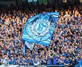 Bild: Daniel Karmann/dpa
Schalke-Fans bei einem Fußballspiel - gut möglich, dass auch einige von ihnen schalke04 als Passwort auserkoren haben.