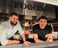Bild: Marcus Christoph/dpa
Das Restaurant "Fogón Asado" von Sebastián Cardamoni (l) und Alex Pels ist laut der Reise-App Tripadvisor das beste Restaurant der Welt.