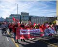 Bild: Christophe Gateau/dpa
Im September demonstrierten Zehntausende auf DGB-Demos gegen Sozialabbau, nun warnen DGB und andere Verbände vor konkreten Kürzungsplänen. (Archivbild)