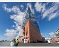 Bild: Markus Scholz/dpa
Von Montag an kostet ein Besuch der Elbphilharmonie-Plaza fünf Euro pro Person.