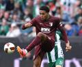 Bild: David Inderlied/dpa
Noahkai Banks fällt beim FC Augsburg aus. (Archivbild)