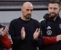 Bild: Oksana Dzadan/dpa/
Trainer Antonio Di Salvo (M.) wurde im ostwestfälischen Paderborn geboren. (Archivbild)