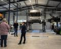Bild: Erik Glaubitz
In der neuen Kfz-Halle der Europa-Berufsschule in Weiden werden die Mechatroniker von morgen ausgebildet.