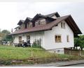 Bild: Christine Vincon/dpa
In dem Haus soll der Angeklagte zwei Nachbarinnen und einen Nachbarn getötet haben. (Archivbild)