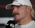 Bild: Darko Bandic/AP/dpa
Valtteri Bottas ist leidenschaftlicher Radfahrer. (Archivbild)