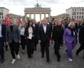 Bild: Kay Nietfeld/dpa
SPD-Fraktion zu spontaner Aktion anlässlich konstituierenden Landtagssitzung Sachsen-Anhalt