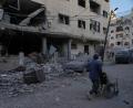 Bild: Jehad Alshrafi/AP/dpa
Bei dem israelischen Luftangriff auf einen Hamas-Führer wurden nach Angaben von Rettungskräften mindestens fünf Palästinenser getötet.