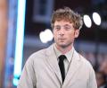 Bild: Scott A Garfitt/Invision/AP/dpa
Jeremy Allen White spielt in dem Film einen Journalisten, der unbekannte Details über Facebook ans Licht bringt.