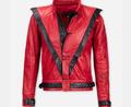 Bild: ---/Courtesy of Julien's Auctions/dpa
Die ikonische „Thriller“-Jacke könnte einen Rekordpreis erzielen. (Handout)