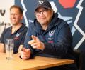Archivbild: Gabi Schönberger
Knapp vier Wochen mussten die Blue Devils Weiden ohne ihren nominellen Cheftrainer Dave Matsos (rechts) auskommen. Nun ist der Kanadier zurück an der Bande.