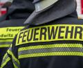 Bild: Daniel Vogl/dpa
Die Feuerwehr rückt mit einem Großaufgebot an. (Symbolbild)