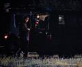 Bild: Tizian Gerbing/dpa
Polizeikräfte sind bei Berngau in der Nacht im Einsatz. Bei einer Waffenkontrolle in der Oberpfalz sind eine Mitarbeiterin und ein Mitarbeiter des Landratsamts Neumarkt erschossen worden.