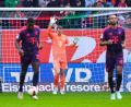 Bild: Tom Weller/dpa
Bayern-Torwart Manuel Neuer nach seinem fatalen Patzer.