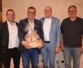Bild: Paul Böhm
24 Jahre gehörte Peter Braun (Zweiter von links) dem Zweckverband zur Wasserversorgung der Vils-Naab-Gruppe als Verbandsrat an. 18 Jahre war er dessen Vorsitzender. Dafür bedankten sich Johannes Ortner, Leiter der Stadtwerke Burglengenfeld (von links), der neue Vorsitzende des Zweckverbandes Martin Antreter und der 2. Vorsitzende des Zweckverbands Jürgen Ehrnsperger.