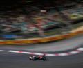 Bild: Vincent Thian/AP/dpa
Max Verstappen rast in Singapur zur Pole.