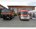 Bild: Lukas Büchold
Die noch aktuelle Flotte der Feuerwehr Hohenkemnath, das LF8 (links) soll bald durch ein neues LF10 ersetzt werden.