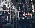 Bild: Federico Gambarini/dpa
Durch die Ausschreitungen während des Rheinderbys kam es zu sechs Verletzten.