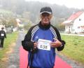 Bild: Rudolf Hirsch
Der 76-jährige Joachim Lösche war zum 18. Mal mit dabei und bewältigte die 12,5 Kilometer lange Strecke von Schwarzach nach Pertolzhofen als Einzelstarter.