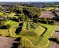 Bild: Frank Molter/dpa
Schleswig Archäologischer Park: neue Cortenstahlbrücke im Unesco-Welterbe Haithabu und Danewerk verbindet Wege