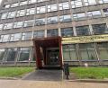 Bild: Claudia Ciobanu/AP/dpa
In dieser Berufsfachschule in Warschau stach eine 21-Jährige auf drei Frauen ein.