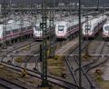 Bild: Peter Kneffel/dpa
Mehr als 320 internationale Verbindungen hat die Bahn mit dem neuen Fahrplan im Angebot. (Archivbild)