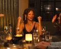 Bild: Sofia Cecilia Velasquez Cruz/Amazon MGM Studios/dpa
Siena, gespielt von Lilja van der Zwaag, hier in einer Dinner-Szene zu sehen, ist die Initiatorin des sexy „Schlüsselspiels“ in der Prime-Video-Serie „Friends Sex and Games“, deren Arbeitstitel einst „Game of Keys“ lautete.