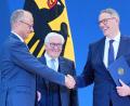 Bild: Michael Kappeler/dpa
Lachende Gesichter gab es bei der Ernennung von Alexander Schweitzer (rechts).