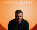 Bild: Markus Krampl
Michael Russ kommt mit modernem Dialekt-Pop auf die kubus-Bühne nach Ursensollen.
