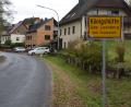Symbolbild: Josef Rosner
Auch hier steht "Leonberg" mit auf dem Ortsschild, allerdings nur als Unterzeile zu "Königshütte". Diebe hatten es auf die Ortstafel der Gemeinde und das Hinweisschild abgesehen.