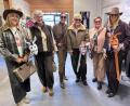 Bild: Fladerer
Bei den Modenschauen in Flossenbürg, die zweimal jährlich stattfinden, werden nicht nur jede Menge schicke Outfits präsentiert, sondern es wird auch viel gelacht.