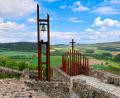 Symbolbild: Bernhard Schultes
Der Waldecker Schlossberg ist ein Idyll für Wanderer. Unbekannte beschädigten jetzt Elemente rund um den Rundwanderweg "Weg der Familie".