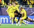 Bild: Mats Torbergsen/NTB/dpa
Dortmunds Fábio Silva hatte bei Bodö/Glimt einen schweren Stand.