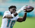 Bild: Rebecca Blackwell/AP/dpa
Tyreek Hill spielte von 2022 bis 2025 für die Miami Dolphins. (Archivbild)