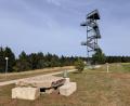Bild: ILE Region VierStädtedreieck
Neue Ausblicke für alle: Das kostenlos nutzbare Fernrohr am Aussichtsturm auf dem Kalvarienberg in Kirchenthumbach wurde durch das Regionalbudget 2026 gefördert.