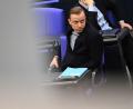 Bild: Michael Brandt/dpa
Gegen den 33-jährigen Ahmetovic werde wegen des Tatvorwurfs der Beihilfe zu wettbewerbsbeschränkenden Absprachen bei Ausschreibungen in Tateinheit mit Verletzung von Geschäftsgeheimnissen ermittelt, sagte ein Sprecher der Staatsanwaltschaft Hannover der Deutschen Presse-Agentur. (Archivbild)