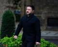 Bild: Jordan Pettitt/PA Wire/dpa
Der ukrainische Präsident Wolodymyr Selenskyj will sich nicht mehr an die von US-Präsident Donald Trump verkündete Waffenruhe für Energieinfrastruktur halten und wieder russische Ölraffinerien angreifen.