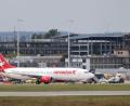 Bild: Daniel Löb/dpa
Ein Tippfehler soll zum Großaufgebot der Polizei am Nürnberger Flughafen geführt haben. (Archivbild)