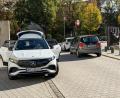 Bild: Petra Hartl
Hier wurde alles richtig gemacht. Die Georg-Grammer-Straße ist künftig Elterntaxi-Haltestelle für die Max-Josef-Schule. Damit soll die Verkehrssituation vor dem Schulhaus entschärft werden.