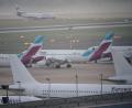 Bild: Henning Kaiser/dpa
Heben im Winter wahrscheinlich seltener ab: Flugzeuge der Gesellschaft Eurowings. (Archivbild)