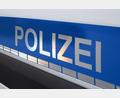 Bild: Daniel Vogl/dpa
Die Polizei findet den betrunkenen Mann in einem Schuppen. (Symbolbild)