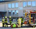 Bild: Tim Oelbermann/dpa
Laut Feuerwehr klagte zunächst eine Lehrkraft über Kreislaufprobleme und Übelkeit, später meldeten sich etwa zehn Schülerinnen und Schüler mit ähnlichen Beschwerden.