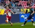 Bild: Sascha Janne
Für Sascha Hingerl (links) und den SSV Jahn reichte es gegen Wehen-Wiesbaden nur zu einem 0:0.