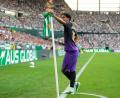 Bild: Jose Breton/AP/dpa
Jubel an der Eckfahne: Lamine Yamal feiert sein Traumtor.