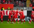 Bild: Thomas Frey/dpa
Kaiserslautern bejubelt den Heimsieg gegen Bochum.